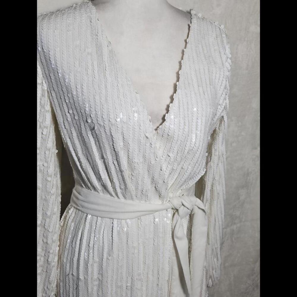 GB11 River Island White  Sequin Front Knot Playsuit, Sz 12